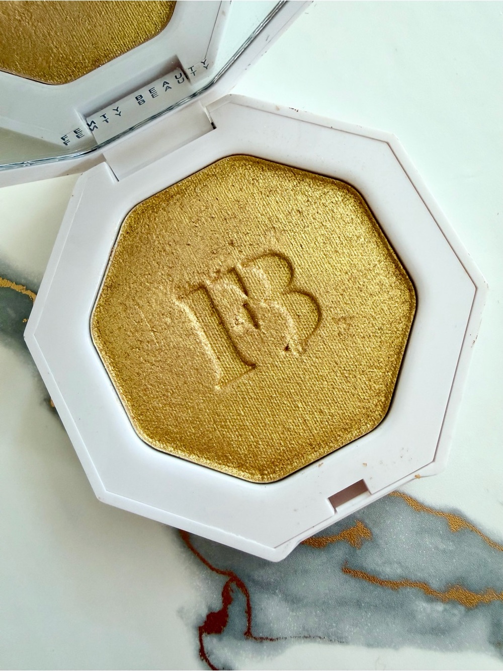 Fenty Beauty Killawat Freestyle Highlighter- Trophy Wife NWOBox